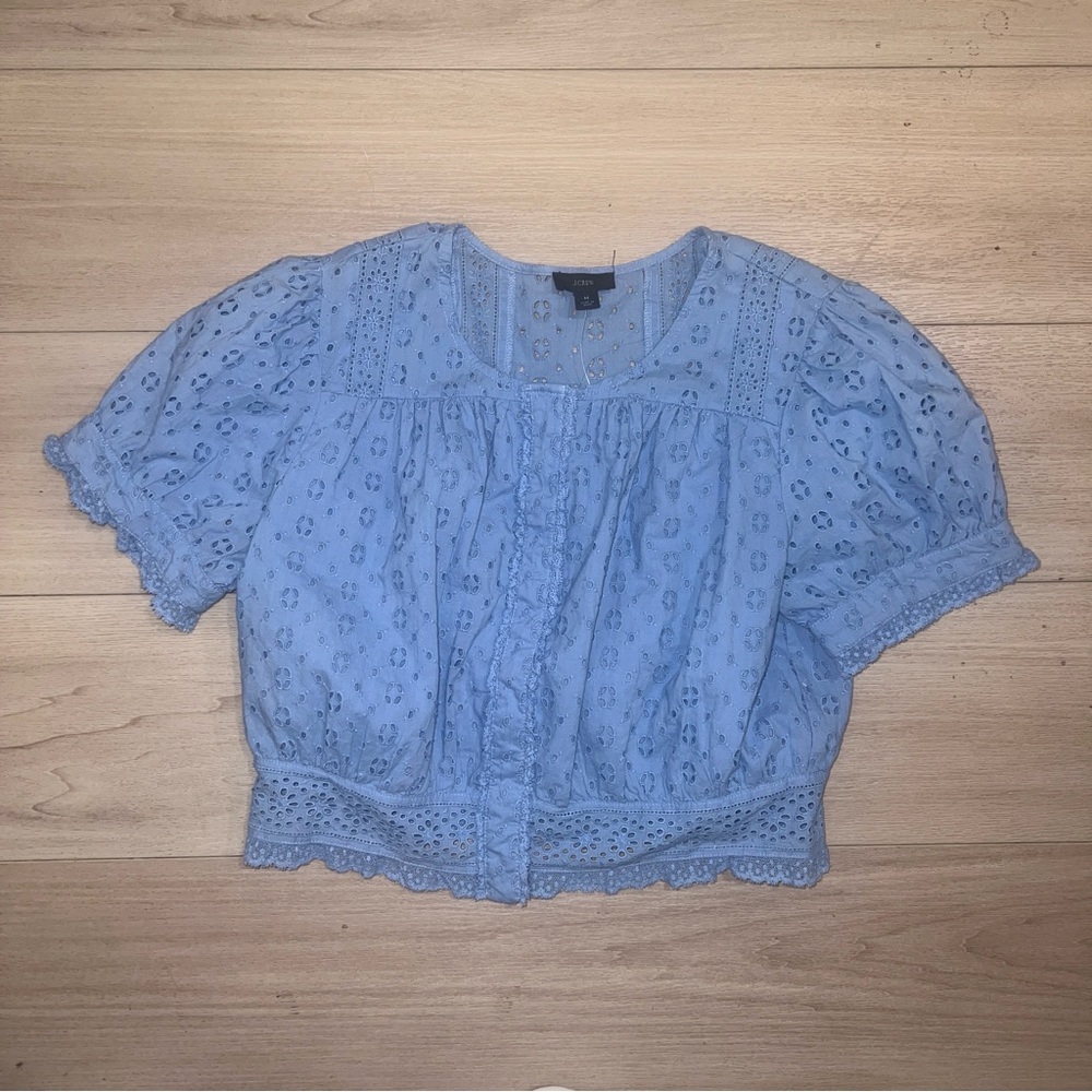 NEW J.Crew Cropped Button-Up Shirt Light Blue Eyelet Womens Medium M Casual Chic - Picture 2 of 11